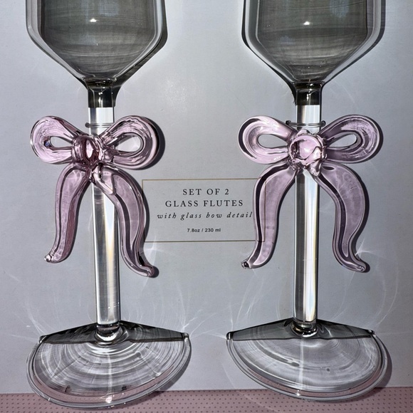 NWT - Cupcakes and Cashmere Bow Glass Flutes - Picture 3 of 5